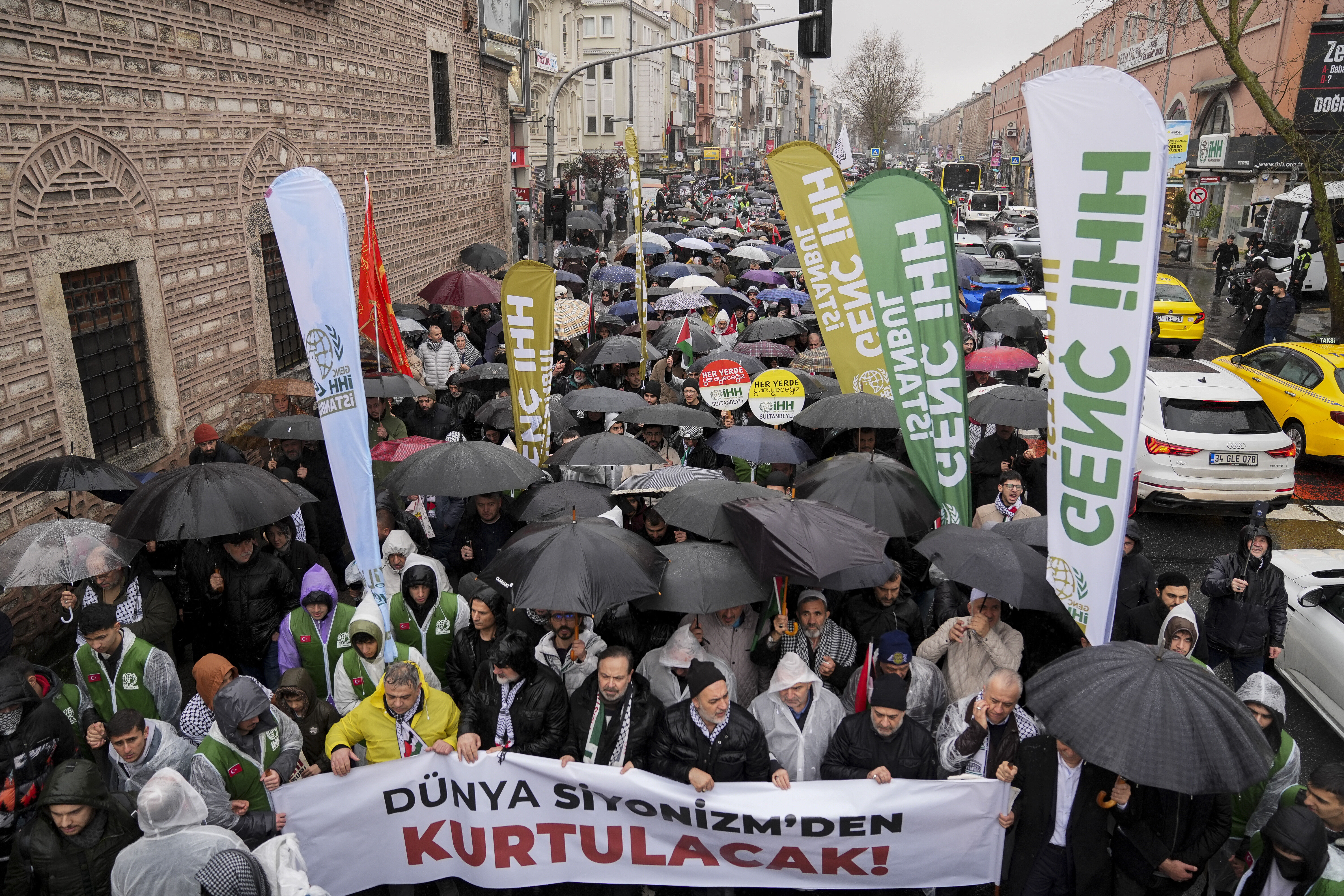 İstanbul'da İsrail ve ABD'ye yönelik protesto yürüyüşü yapıldı