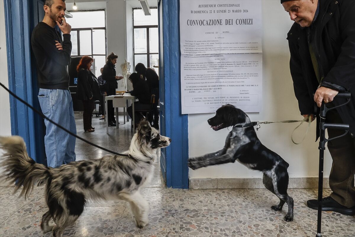 İtalya'da yargı reformuna yönelik referandumda oy kullanma işlemi başladı