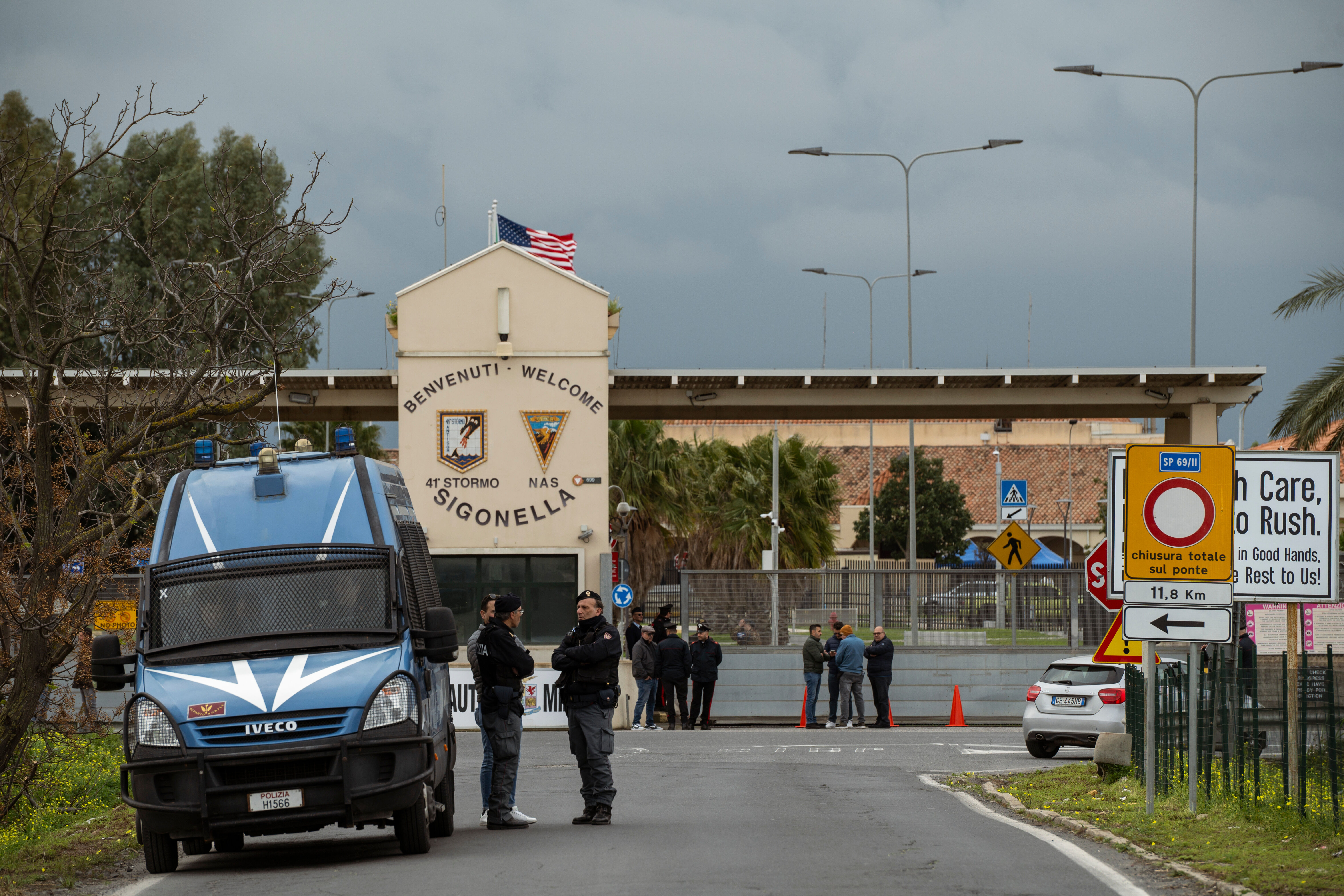 İtalya'daki ABD üssü yakınlarında protesto düzenlendi