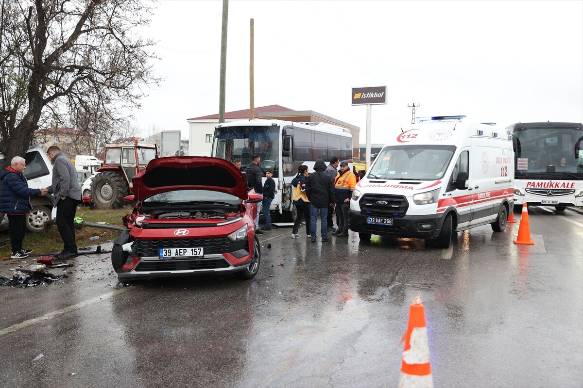 Kırklareli'nde 6 aracın karıştığı zincirleme trafik kazasında 5 kişi yaralandı