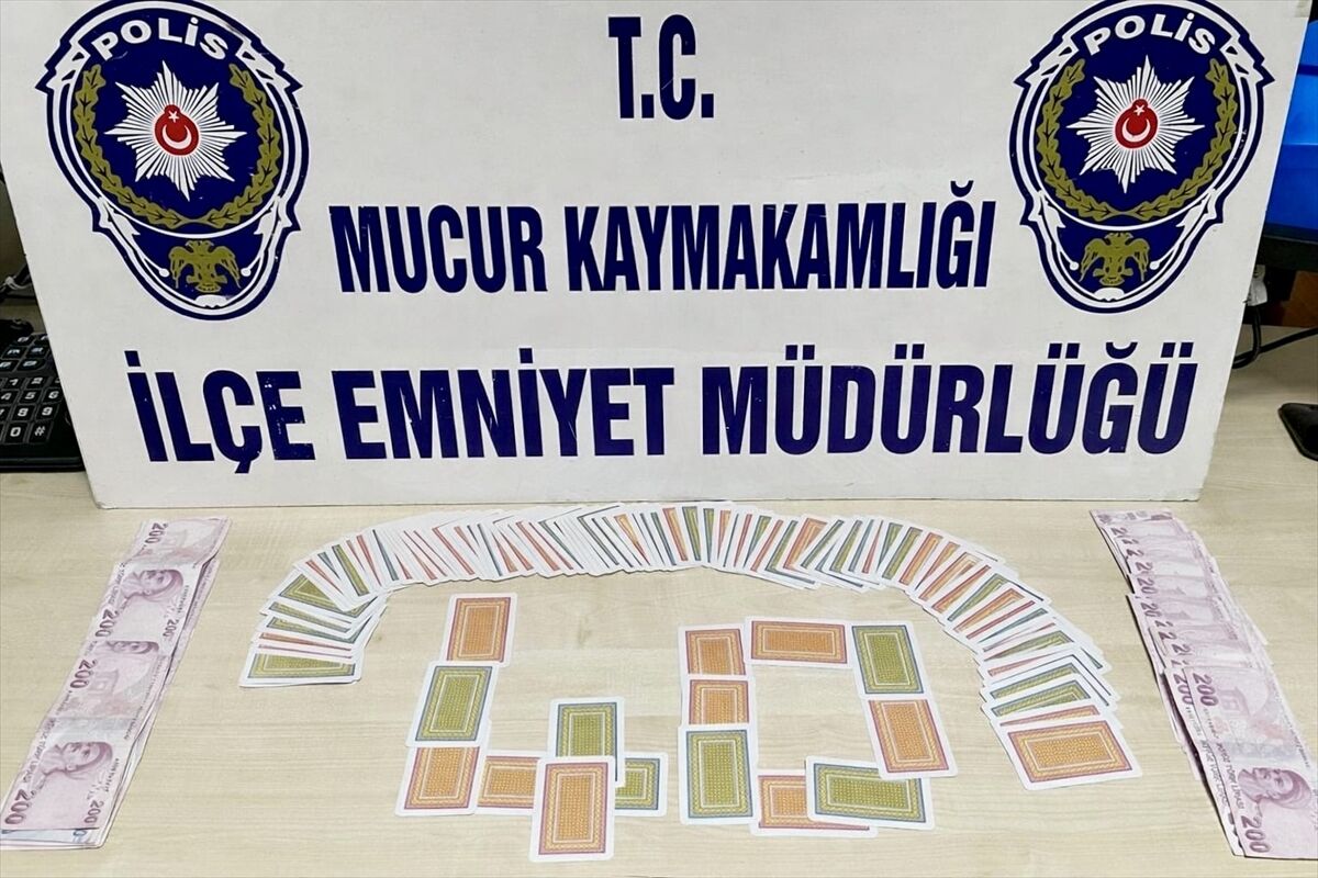 Kırşehir'de kumar oynayan 8 kişiye 92 bin 832 lira ceza kesildi