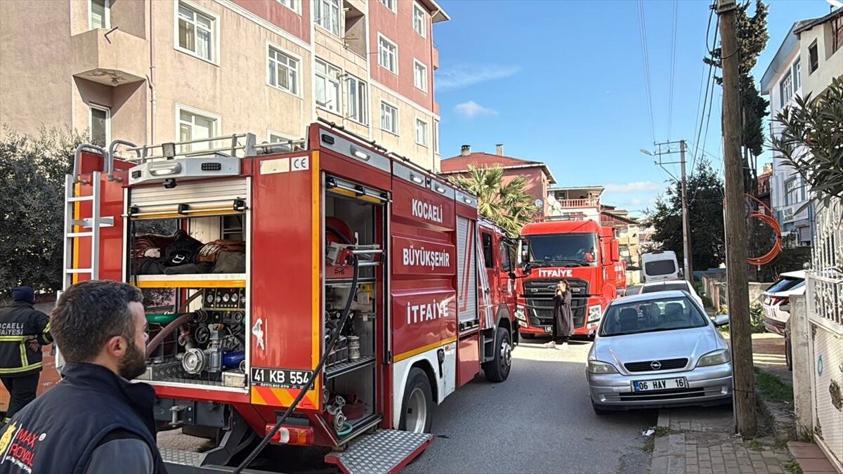 Kocaeli'de 5 katlı binada çıkan yangın söndürüldü