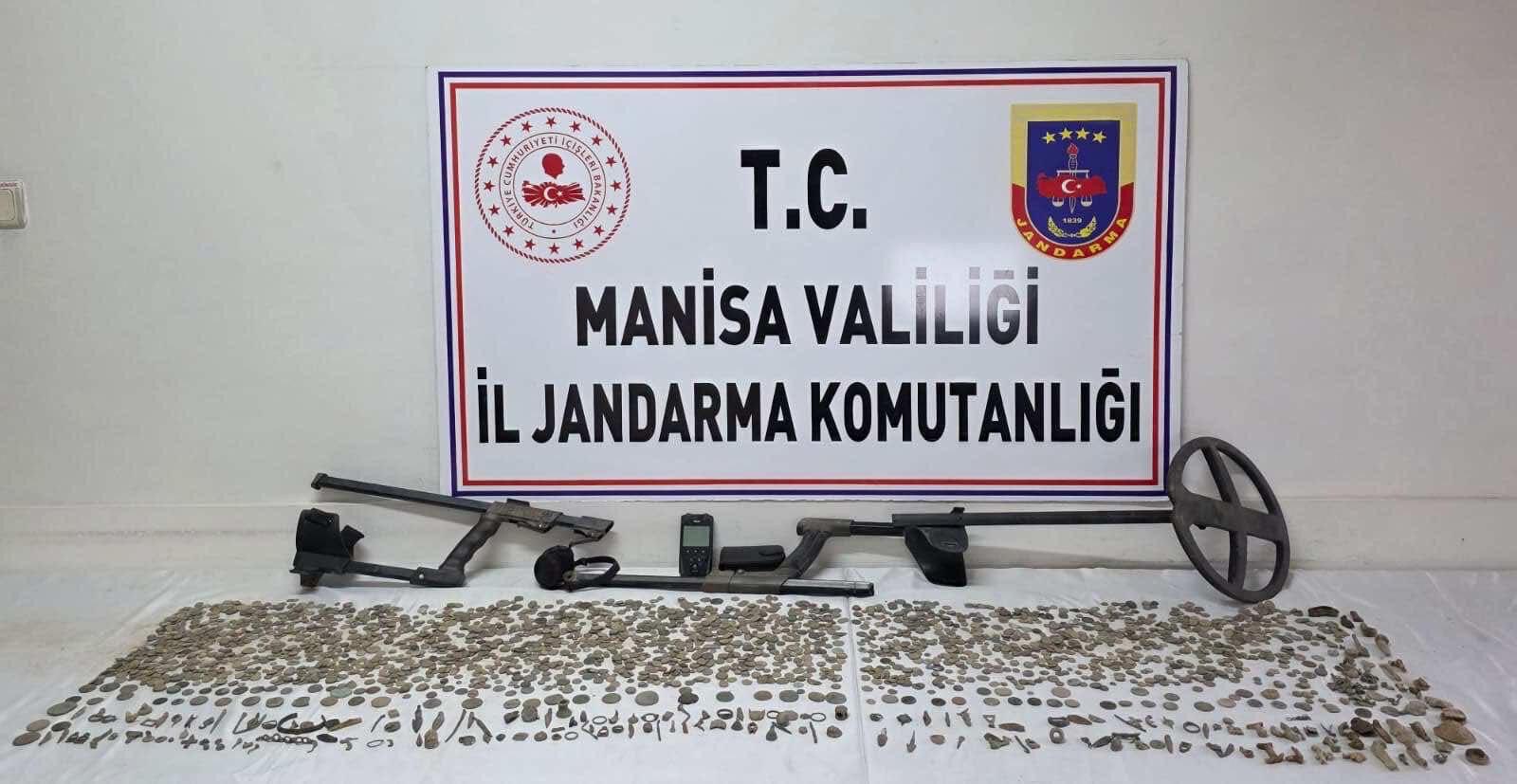 Manisa'da 2 bin 580 sikke ele geçirildi