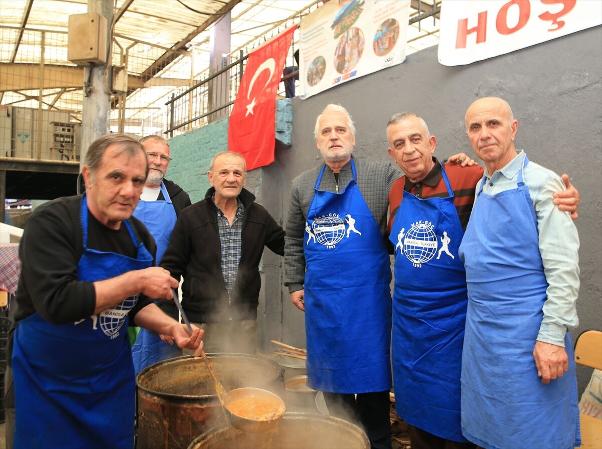 Manisa'da Kuzey Makedonya göçmenleri iftarda buluştu