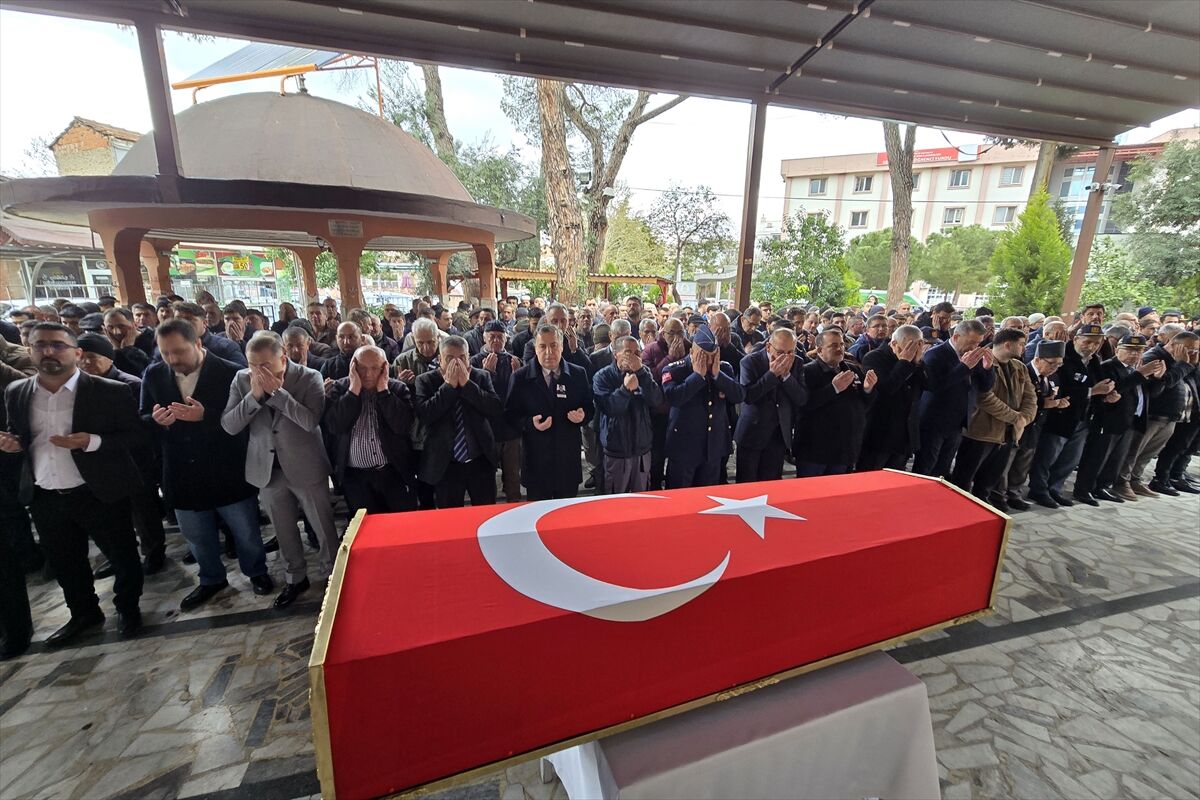 Manisa'da vefat eden Kore gazisi Ali Yel son yolculuğuna uğurlandı