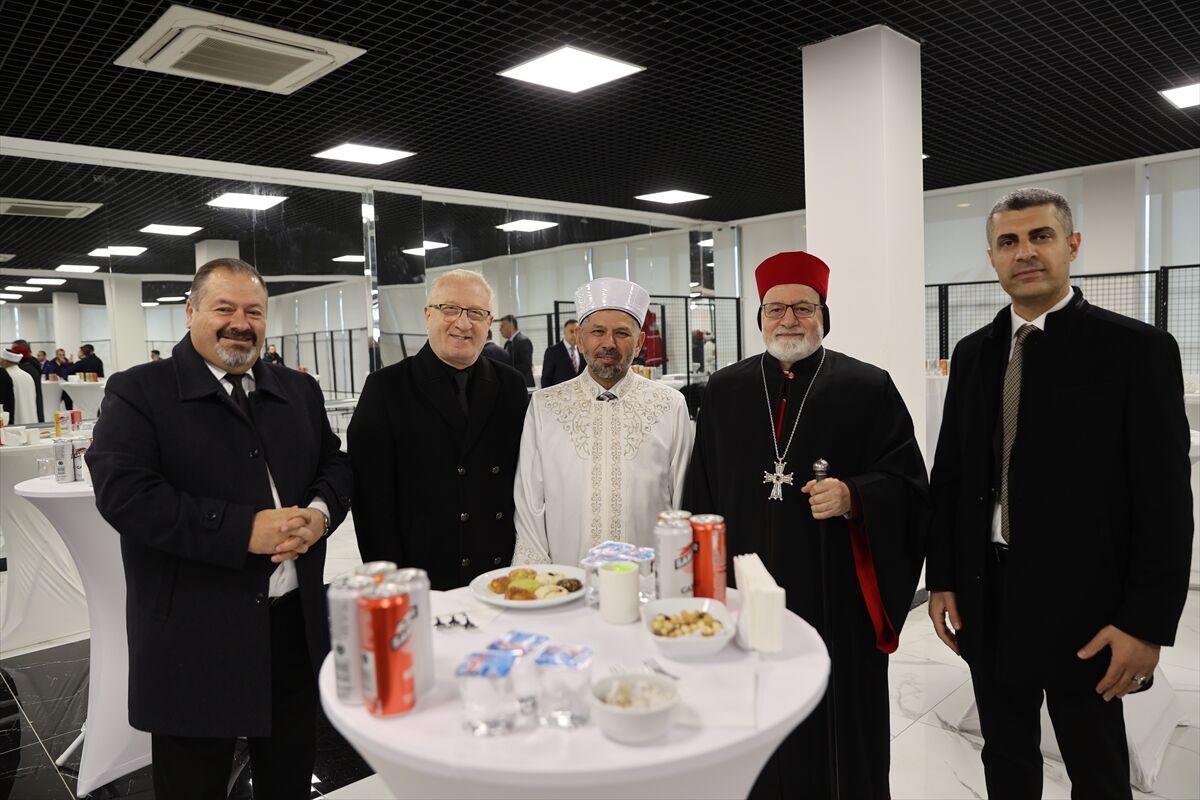 Mardin'de farklı inanç gruplarının temsilcileri bayramlaşma programında buluştu