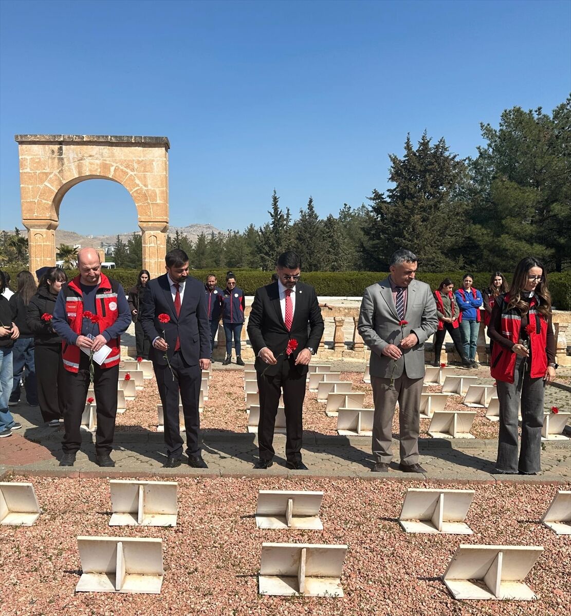 Mardin'de şehit mezarlarında bakım ve onarım çalışması yapıldı