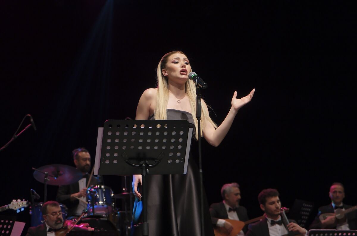 Mersin'de Özgecan Aslan anısına 'Kadının Sözü' konseri düzenlendi