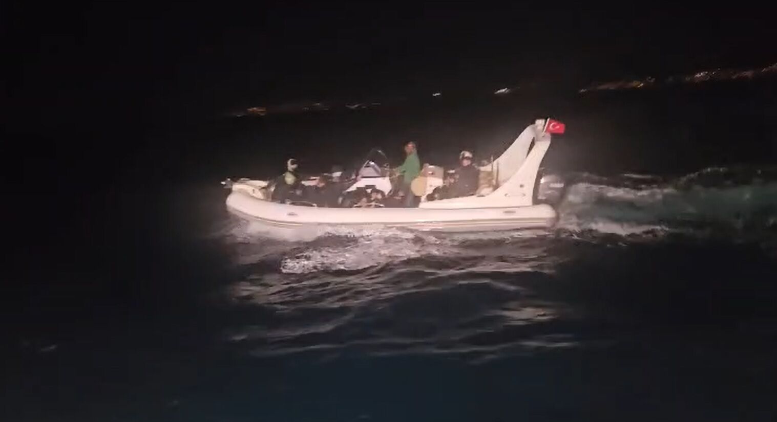 Muğla açıklarında 21 düzensiz göçmen yakalandı