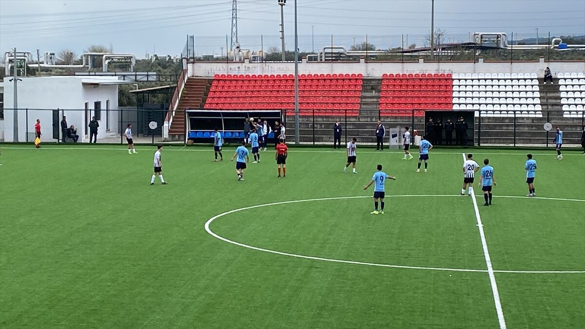 Nazillispor, 12-0 geriye düştüğü karşılaşmanın 58. dakikasında sahadan çekildi