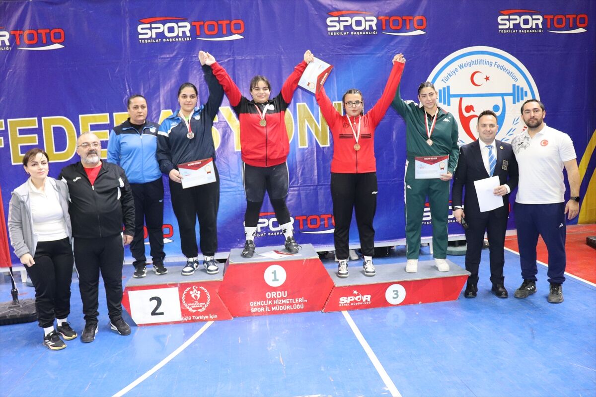 Ordu'da Genç Kızlar Türkiye Halter Birinciliği müsabakaları sona erdi