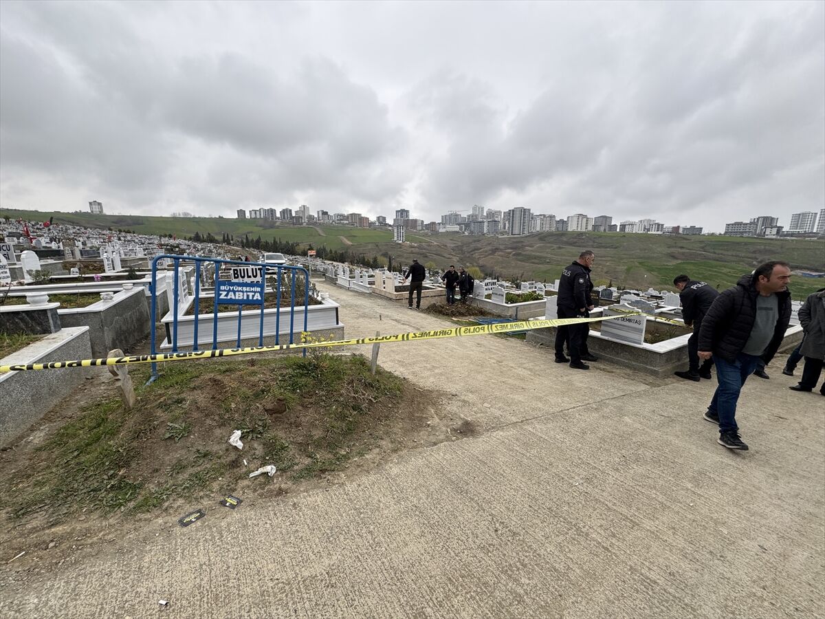 Samsun'da defin sırasında çıkan kavgada 2 kişi silahla yaralandı