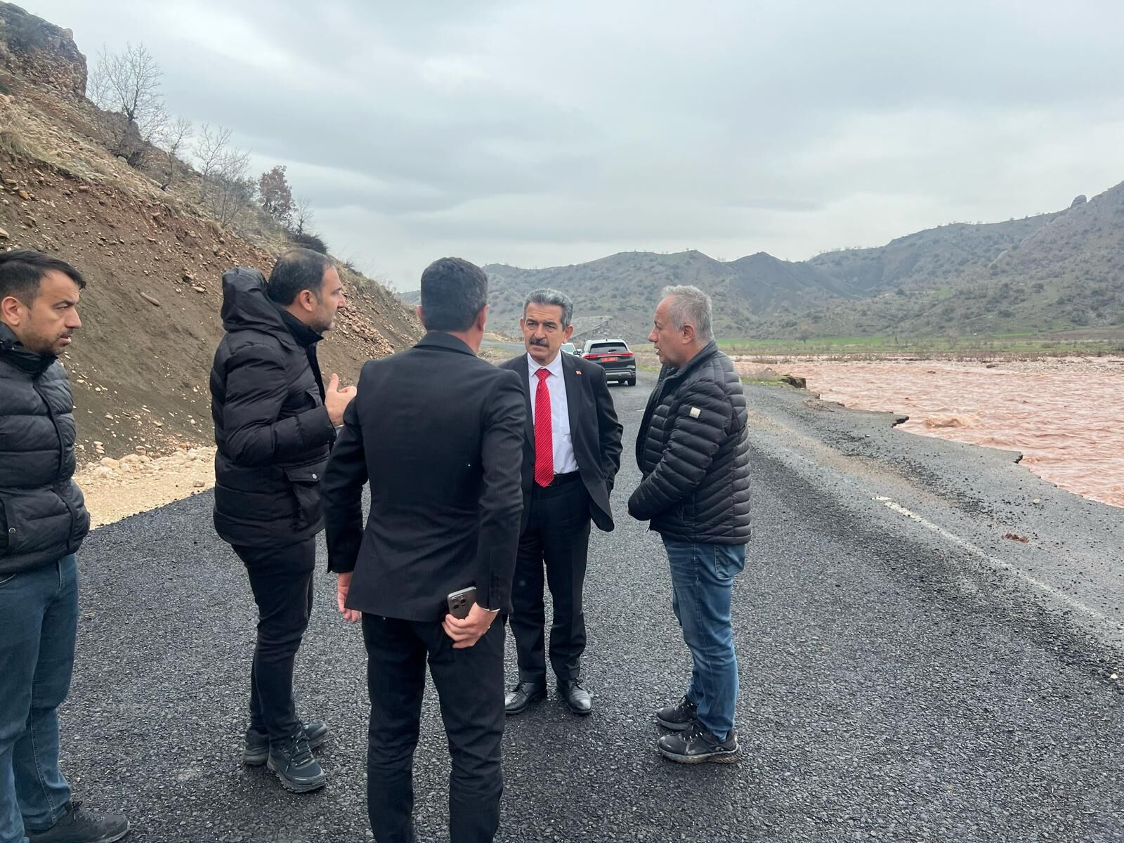 Şırnak'ta sağanaktan etkilenen 2 köyde hasarın giderilmesine çalışılıyor