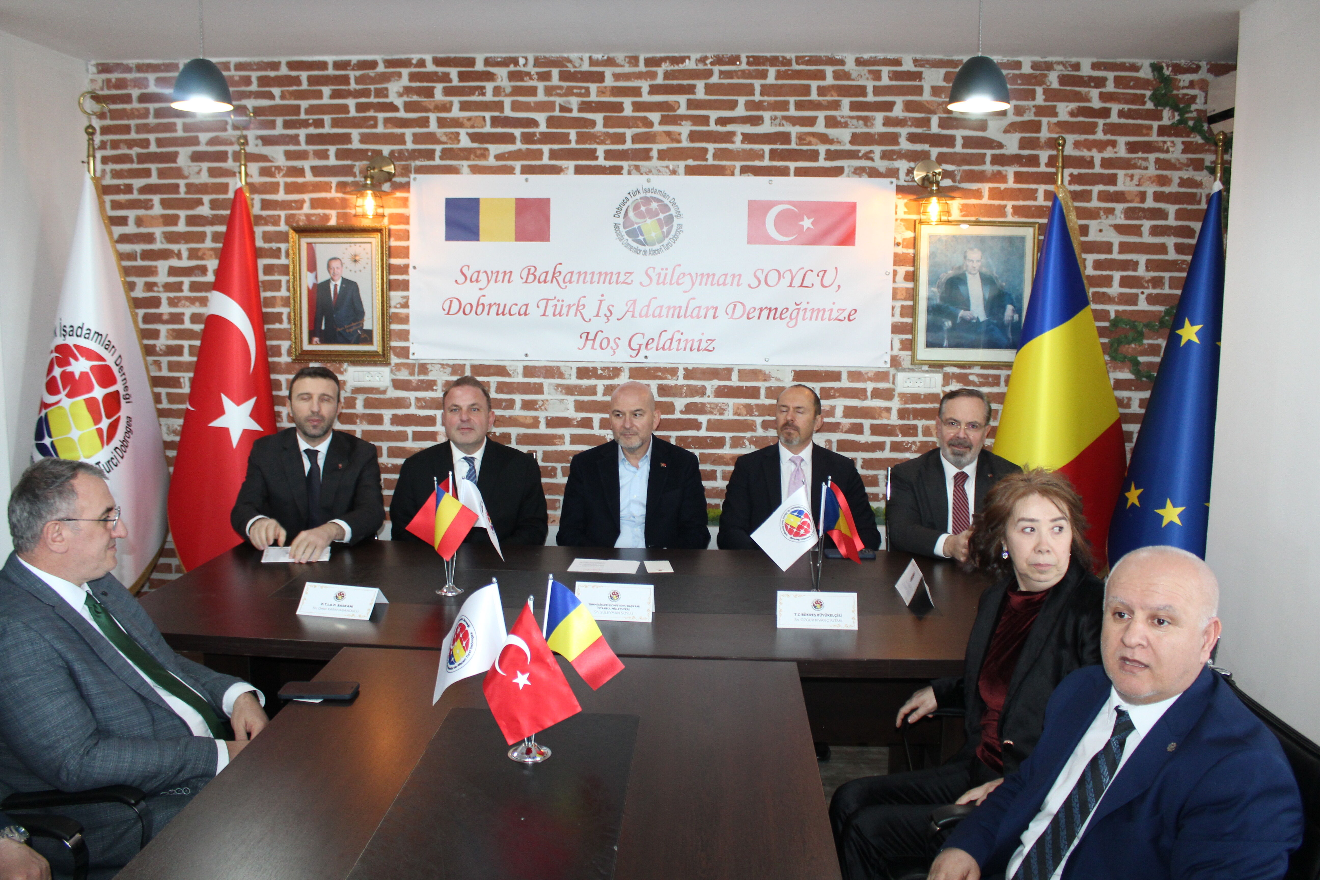 TBMM İçişleri Komisyonu Başkanı Soylu, Romanya'da Türk iş insanlarıyla bir araya geldi