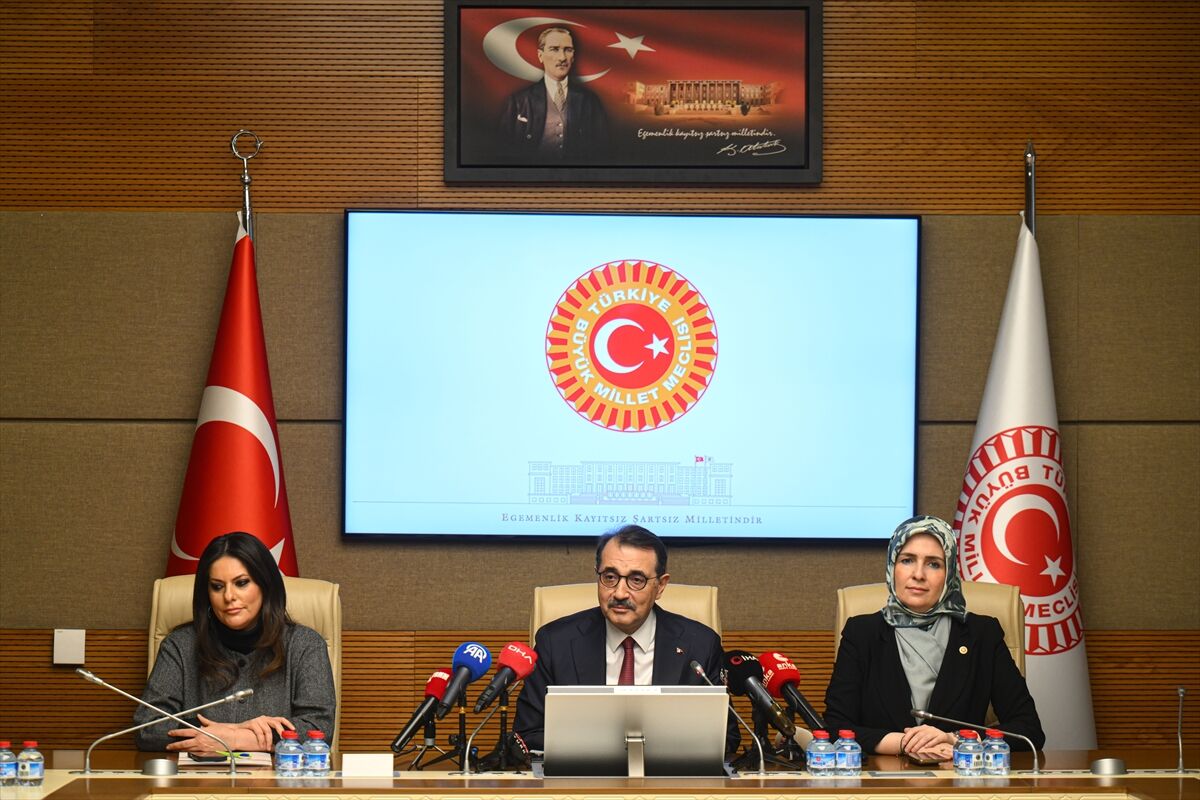 TBMM Yapay Zeka Araştırma Komisyonu Başkanı Dönmez, komisyon raporuyla ilgili bilgi verdi: