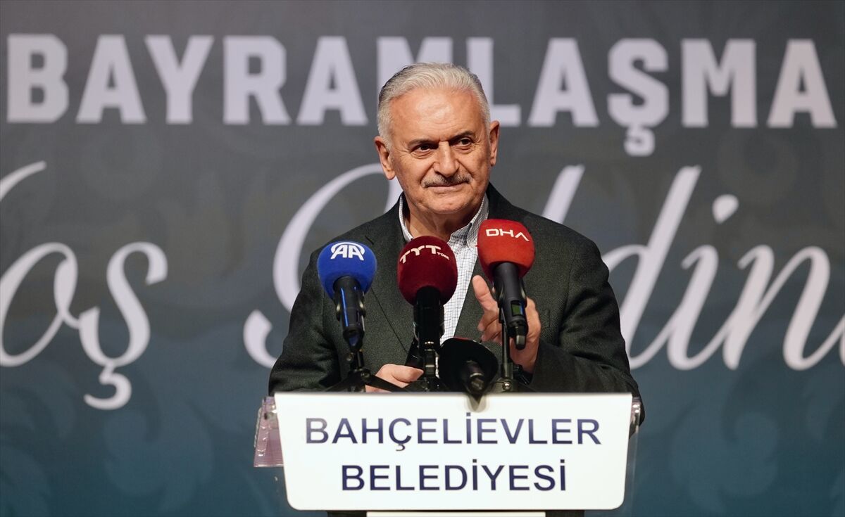 TDT Aksakallar Konseyi Başkanı Yıldırım, Bahçelievler'de bayramlaşma programında konuştu: