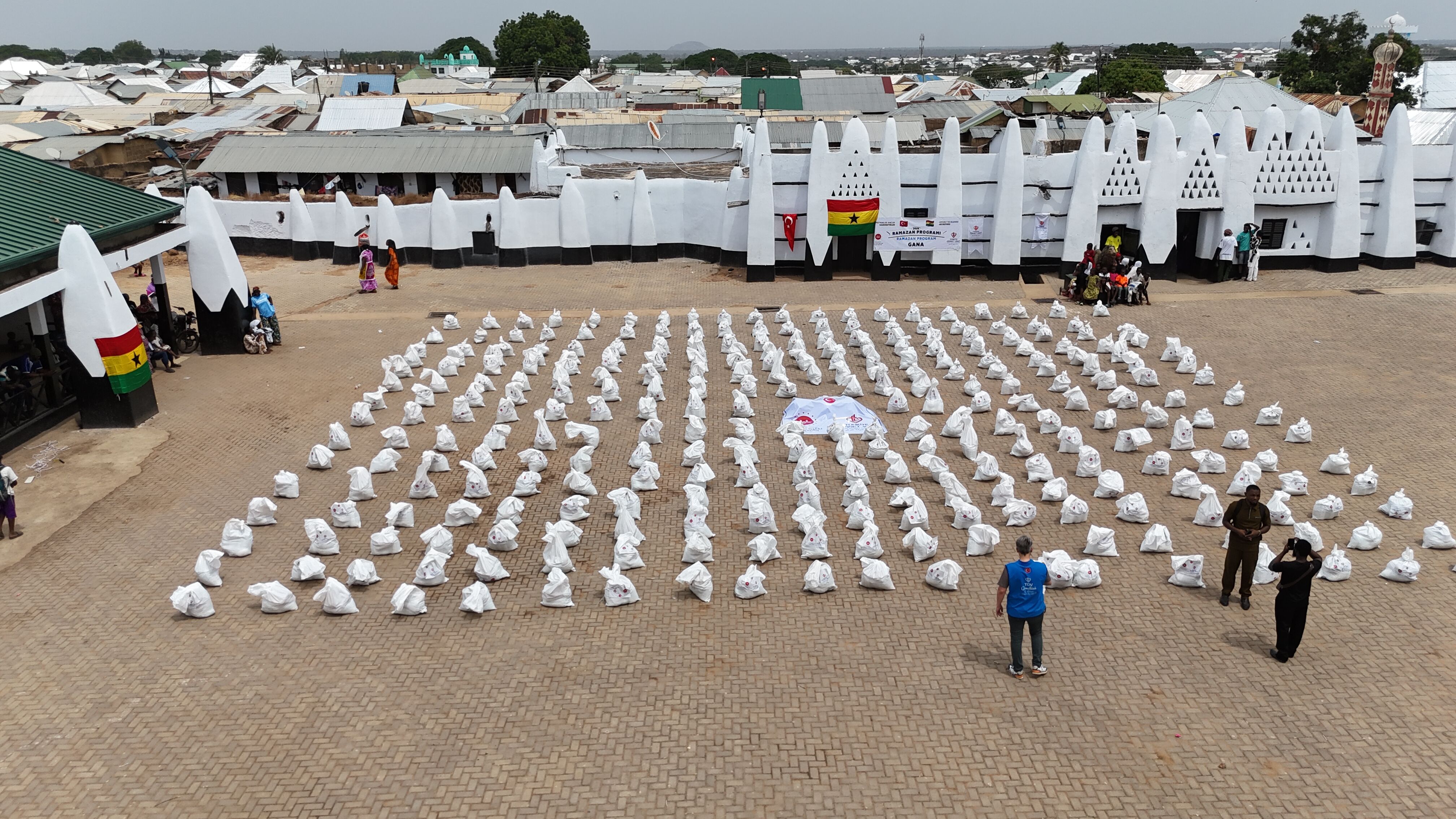 TDV, Gana'da ihtiyaç sahiplerine ramazan yardımı ulaştırdı