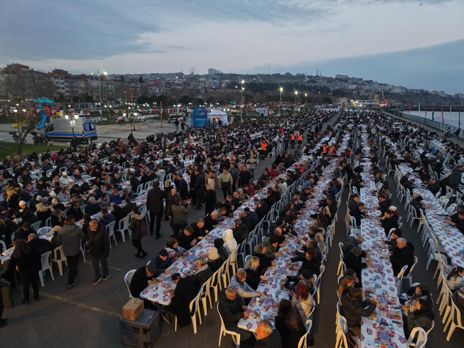 Tekirdağ'da yaklaşık 8 bin kişi birlikte iftar yaptı