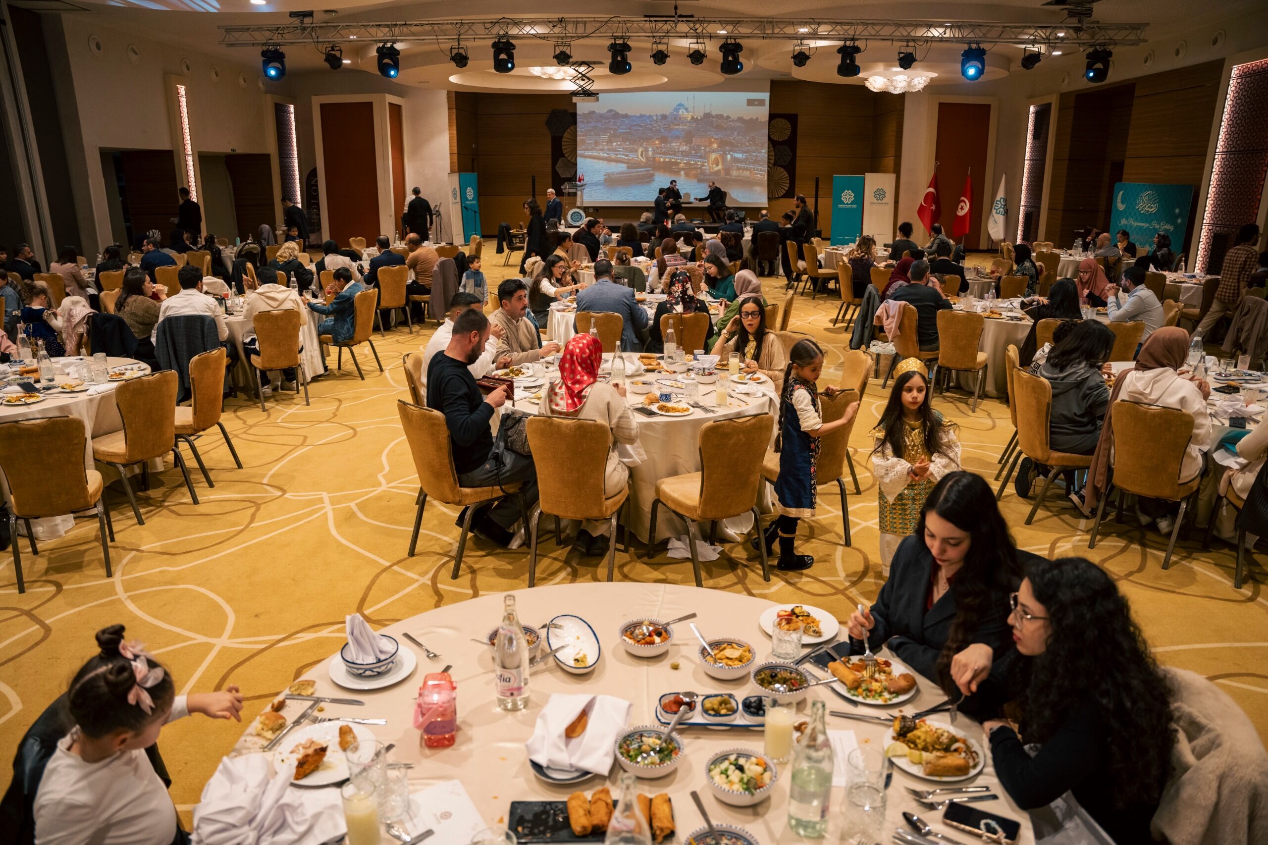 Türkiye Maarif Vakfı Tunus'ta iftar programı düzenledi