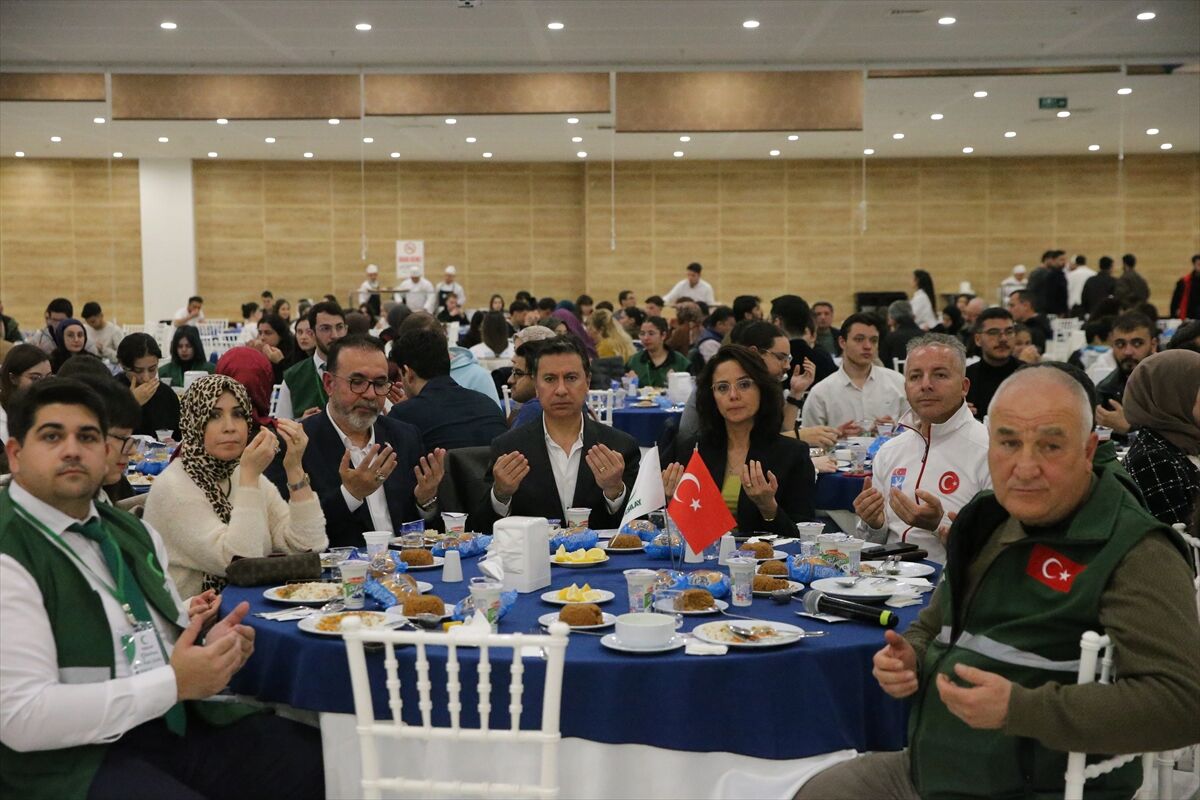 Türkiye Yeşilay Cemiyeti Muğla Şubesi, Yeşilay gönüllülerine iftar verdi