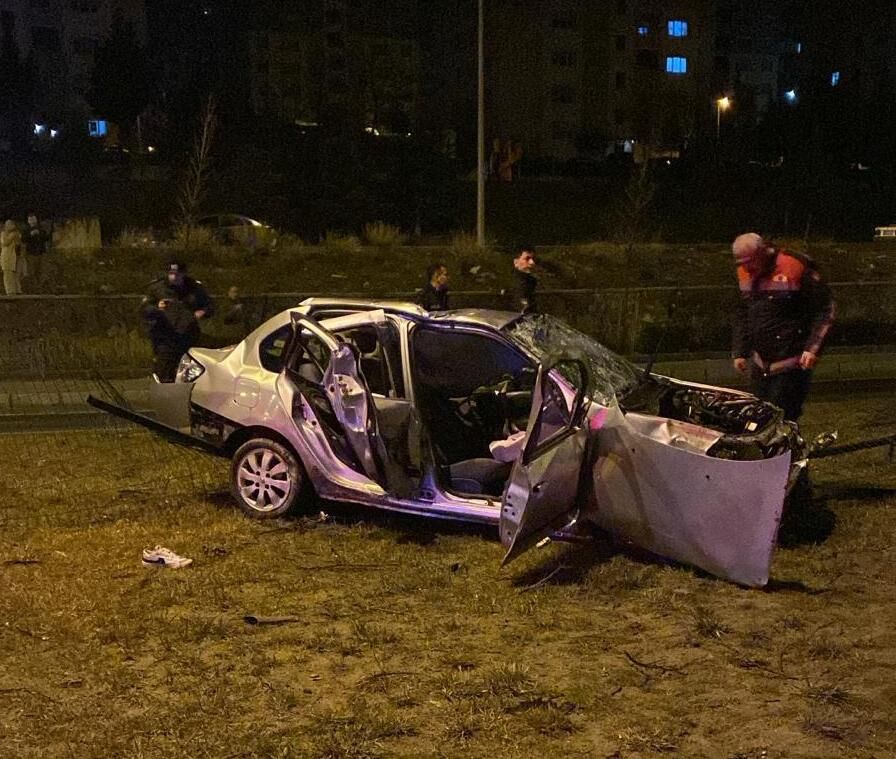 Yozgat'ta devrilen otomobildeki 1 kişi öldü, 1 kişi yaralandı