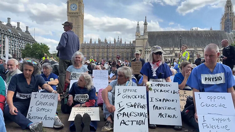 Londra’da Filistin’e destek ve aşırı sağ karşıtı yürüyüşler düzenlendi