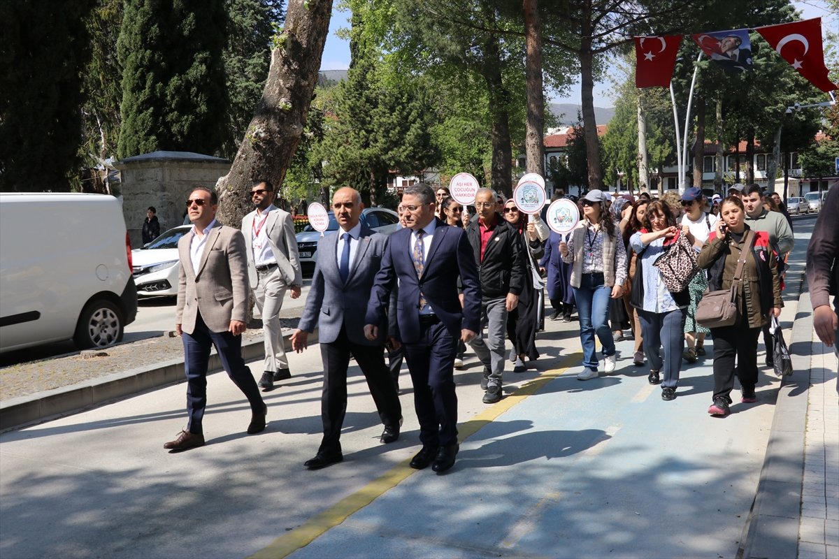 Amasya'da Dünya Aşı Haftası kapsamında farkındalık yürüyüşü düzenlendi