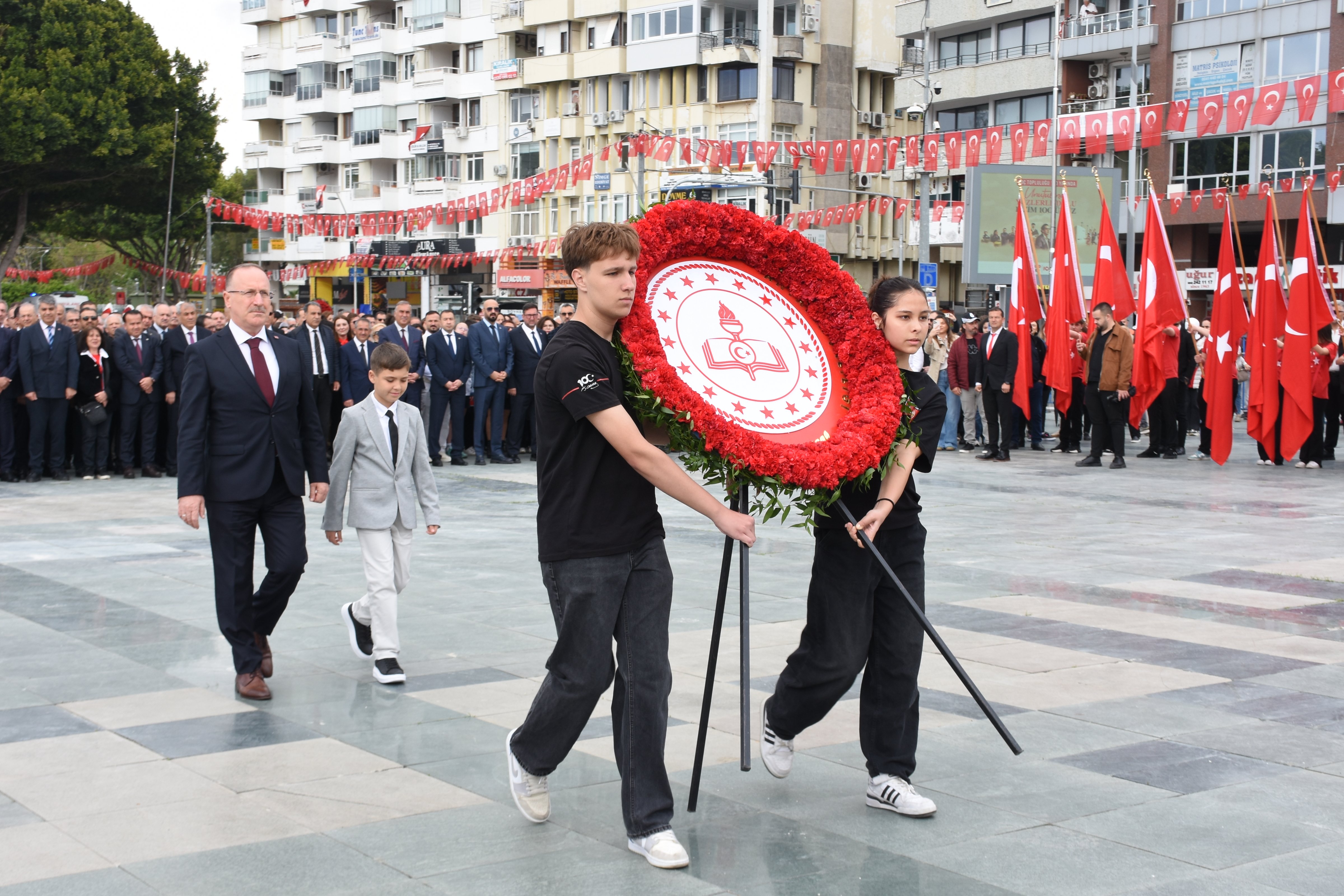 Antalya ve çevre illerde 23 Nisan Ulusal Egemenlik ve Çocuk Bayramı kutlandı