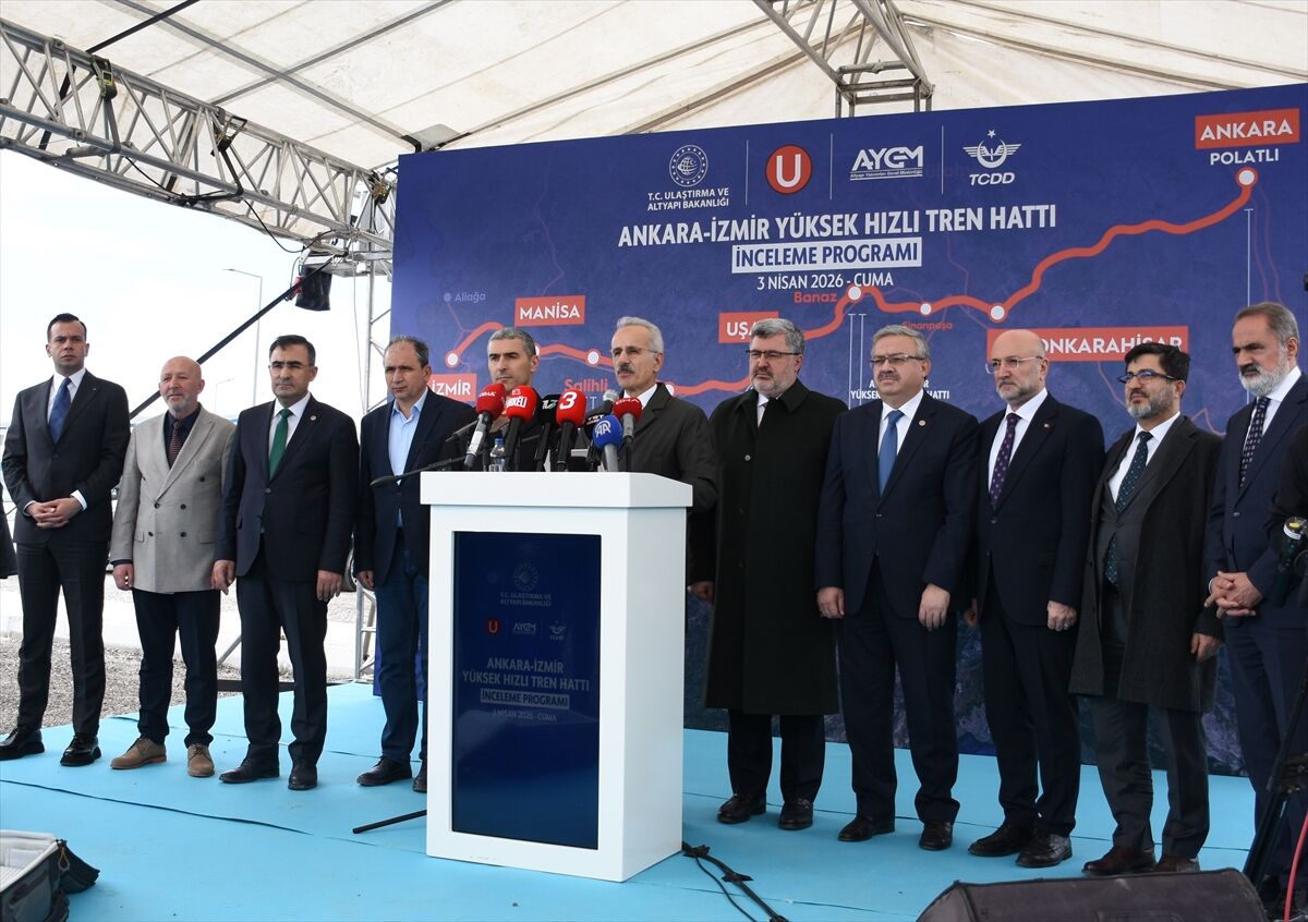 Bakan Uraloğlu, Afyonkarahisar'da 'Ankara-İzmir YHT Hattı İnceleme Programı'nda konuştu: