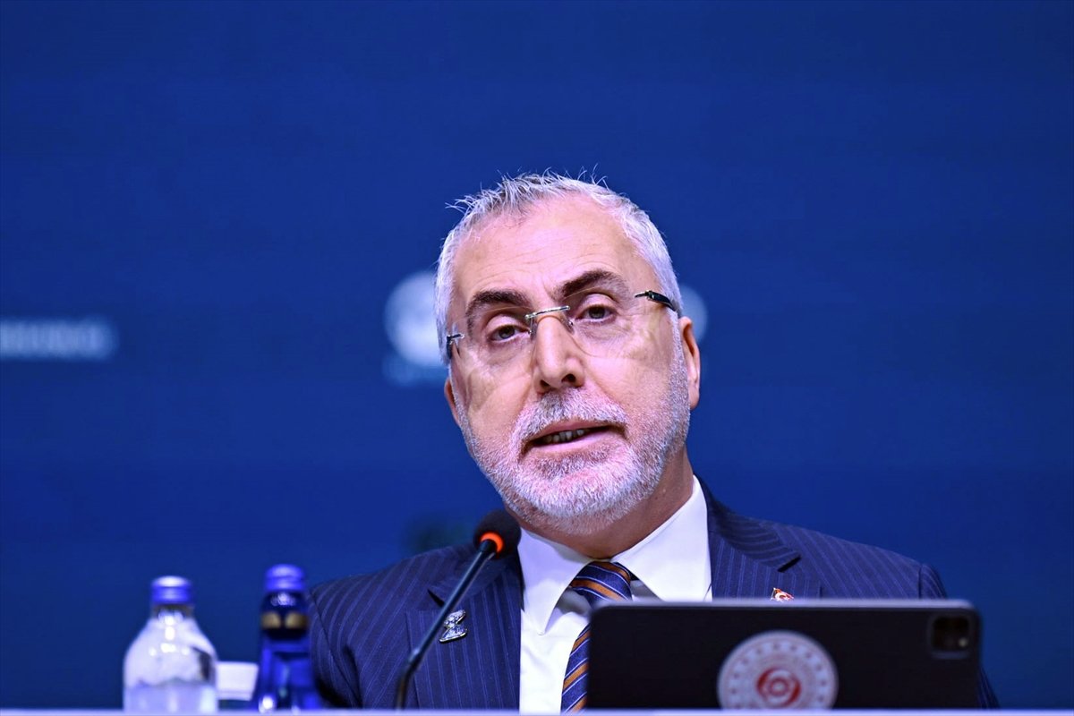 Çalışma ve Sosyal Güvenlik Bakanı Işıkhan, OECD Beceriler Zirvesi'nin basın toplantısında konuştu: