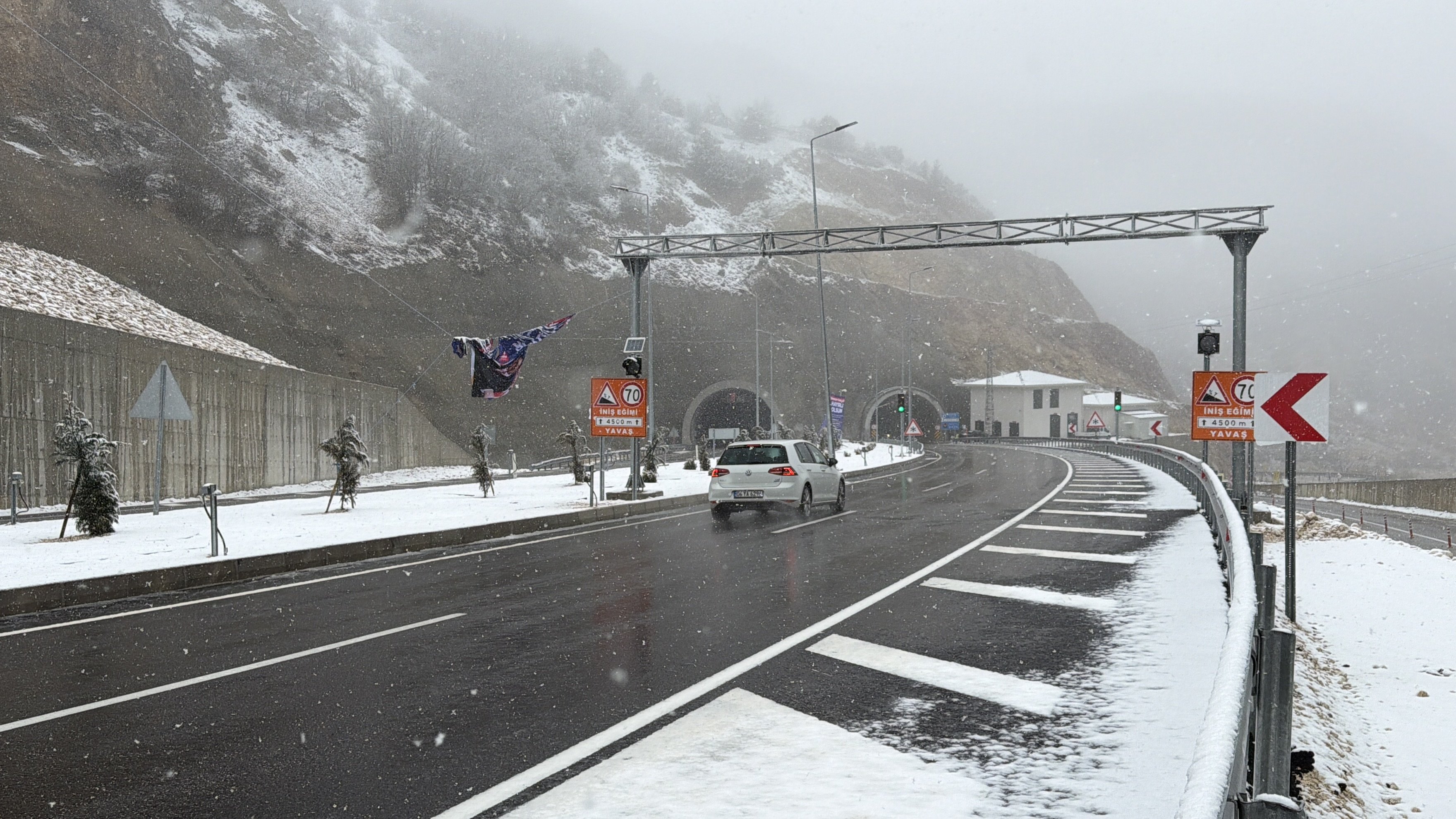 Çorum'da kar ve karla karışık yağmur etkili oldu