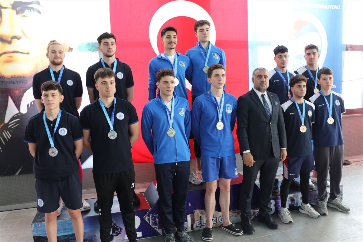 Cumhurbaşkanlığı Kupası Paletli Yüzme Şampiyonası'nda Türkiye rekoru