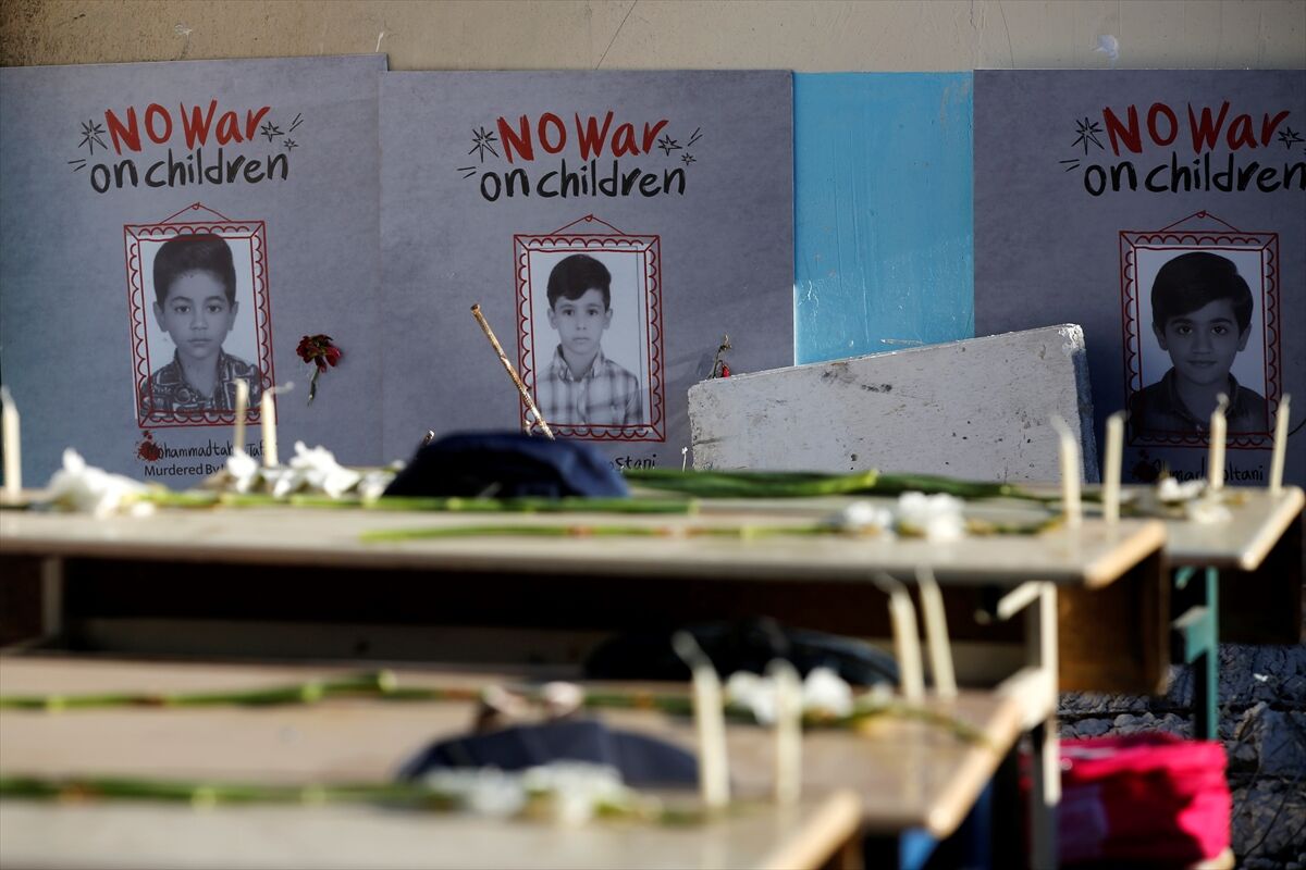 İran'ın Minab kentinde hayatını kaybeden öğrenciler başkent Tahran'da anıldı