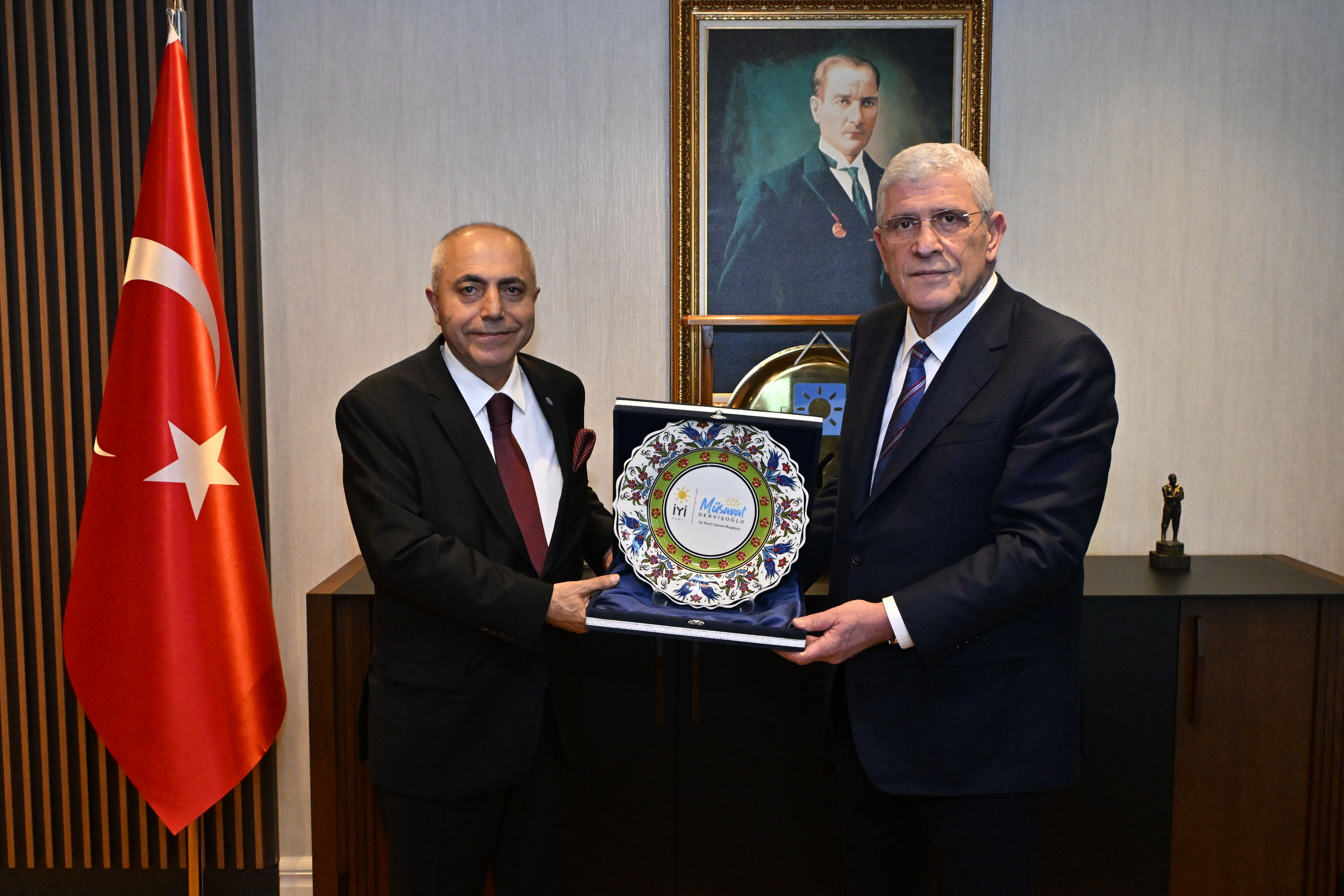 İYİ Parti Genel Başkanı Dervişoğlu, TÜRMOB heyetini kabul etti