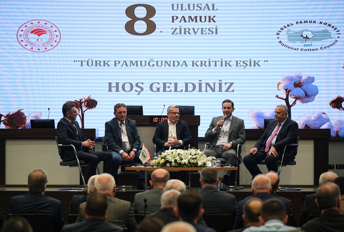 İzmir'de 8. Ulusal Pamuk Zirvesi düzenlendi