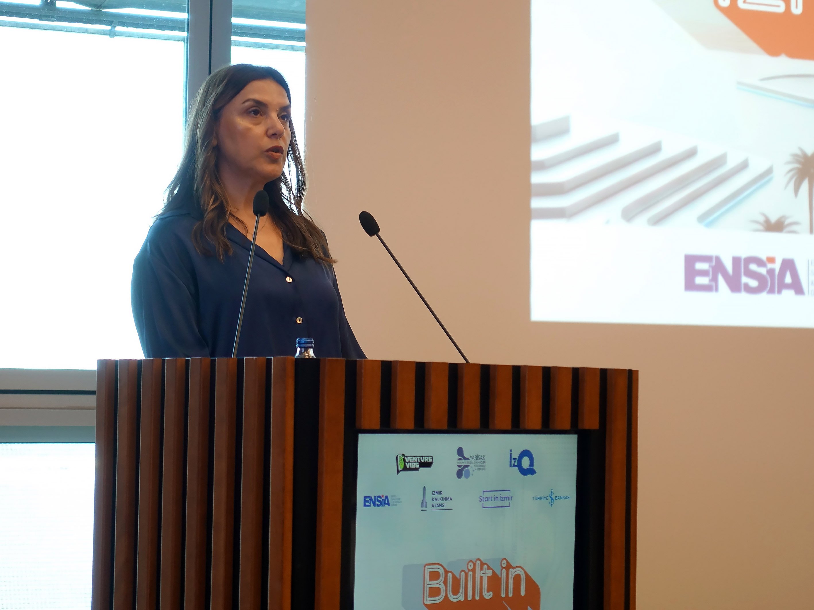 İzmir'de Türk girişimciler ile Orta Doğulu yatırımcılar buluştu