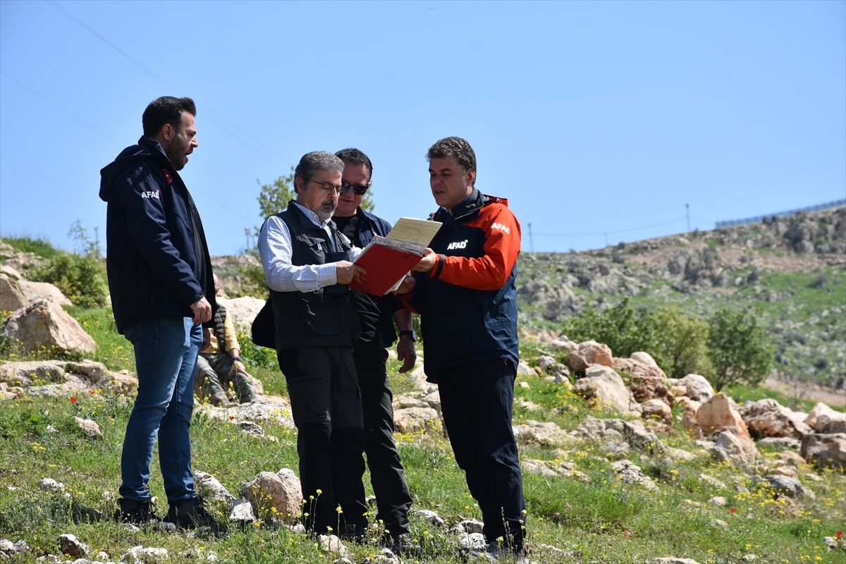 Kazılan hendeklerle Cizre Fay Hattı'nın deprem üretme potansiyeli belirleniyor