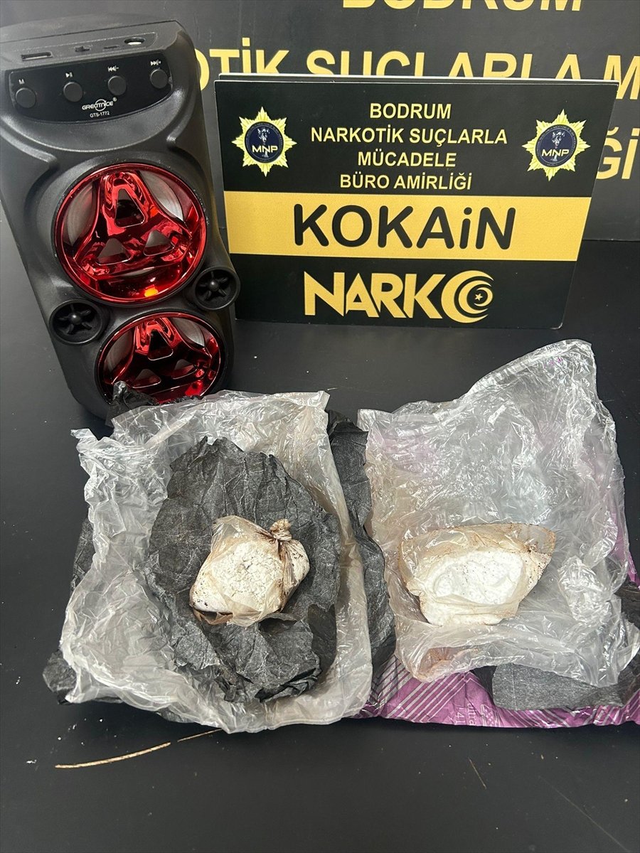 Muğla'da kargo paketinde 75 gram kokain ele geçirildi