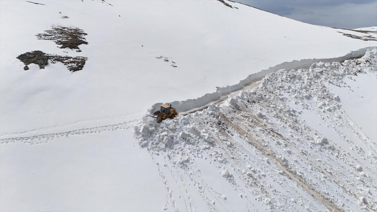 Ordu'nun yayla yollarında karla mücadele çalışmaları sürüyor