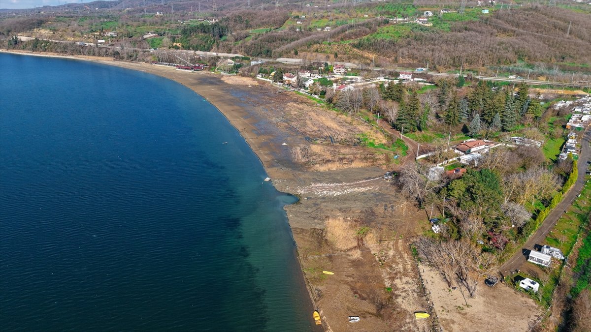 Sapanca Gölü kıyısındaki kaçak yapıların yıkımında ikinci etap başladı
