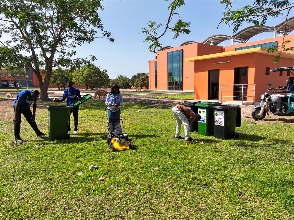 TİKA, Gambiya Üniversitesinde 'Kampüste Sıfır Atık Projesi'ni başlattı