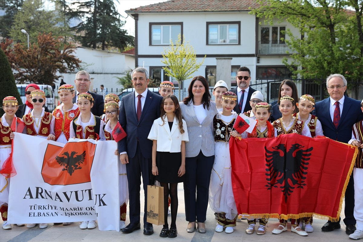 Trakya'da 23 Nisan Ulusal Egemenlik ve Çocuk Bayramı törenlerle kutlandı