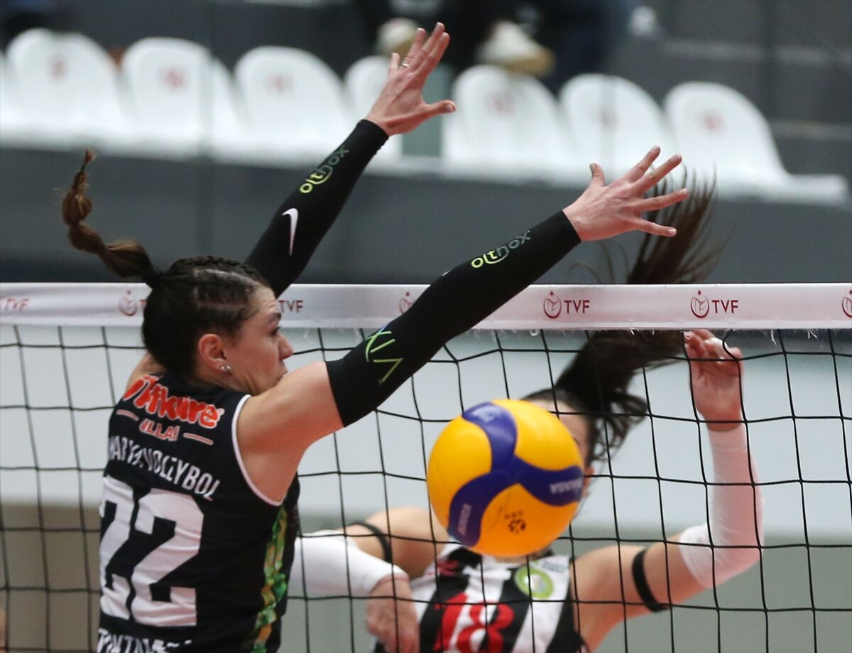Voleybolda Kadınlar 1. Lig final etabı, Alanya'da başladı