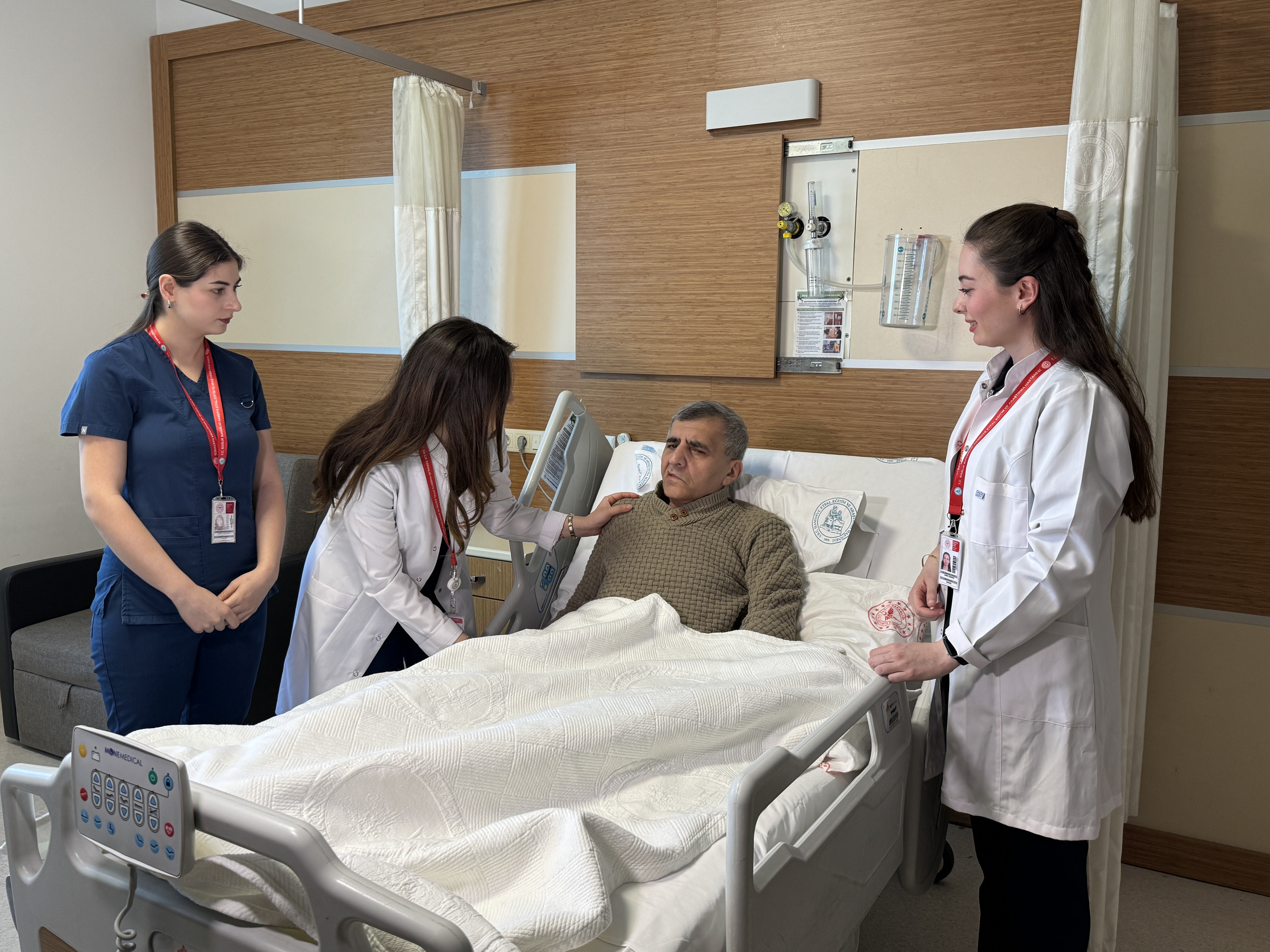 'Yara bakım hemşireleri' yatalak hastalarda basınç yarası oluşma riskini önlüyor