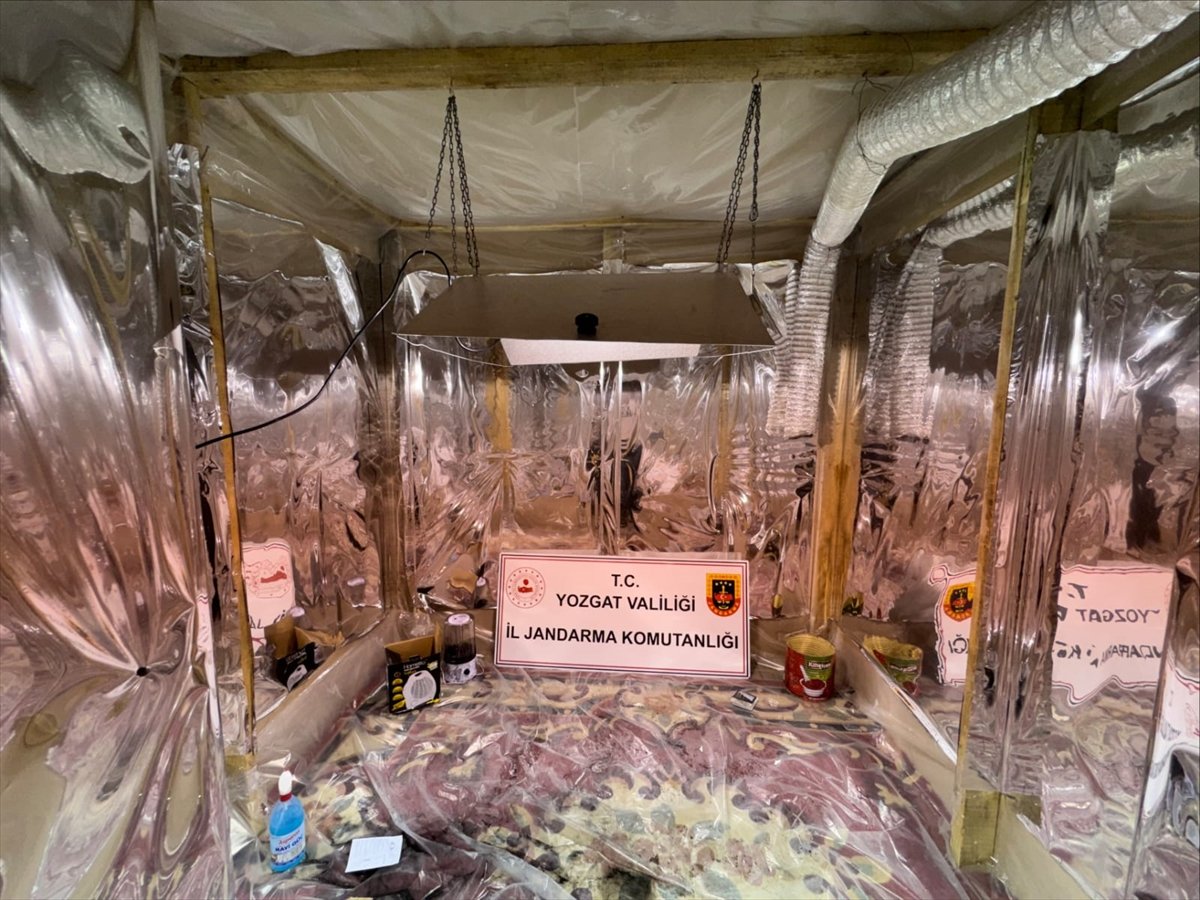 Yozgat'ta uyuşturucu operasyonunda 3 zanlı yakalandı