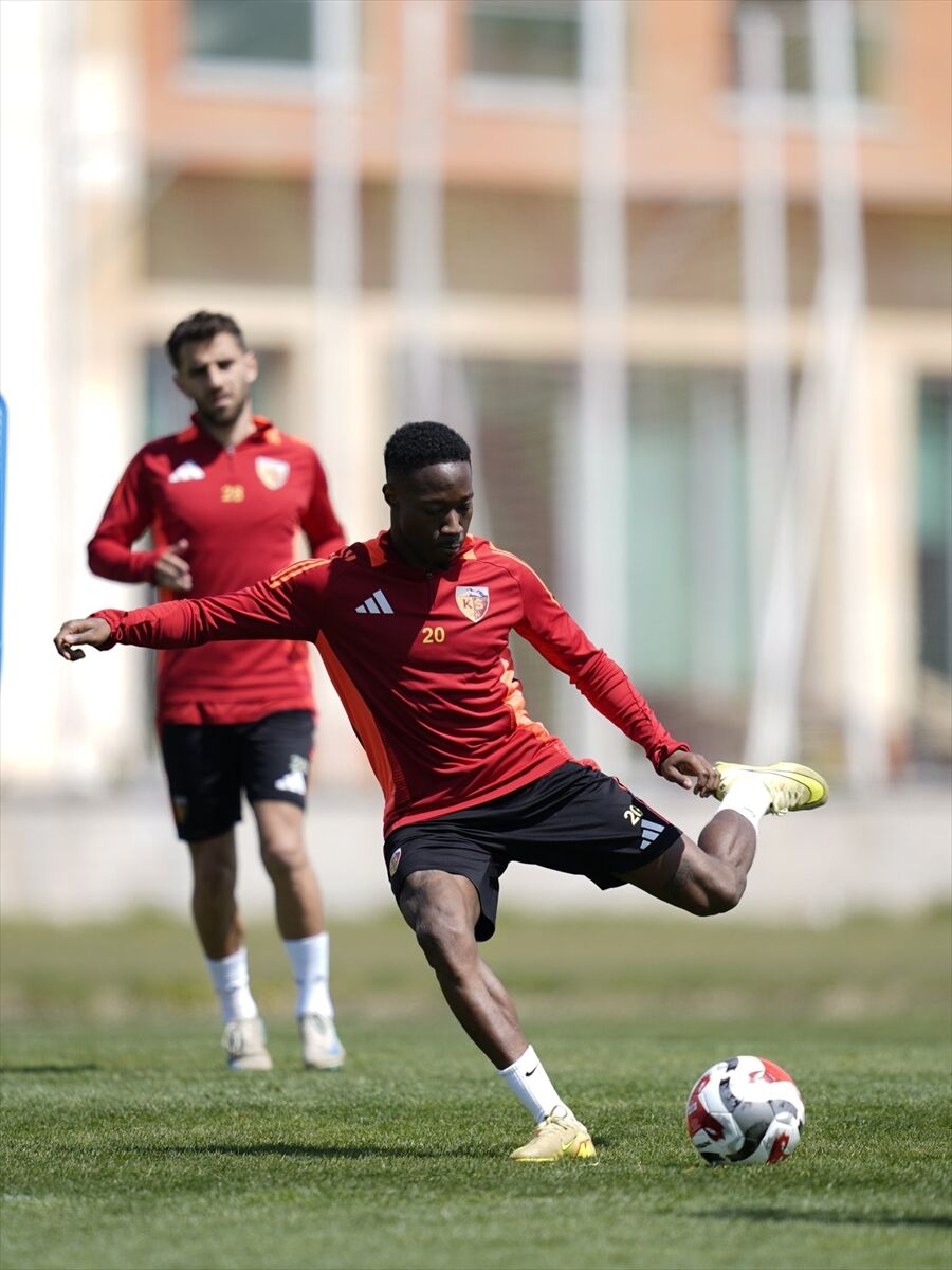 Zecorner Kayserispor, Fenerbahçe maçının hazırlıklarına başladı