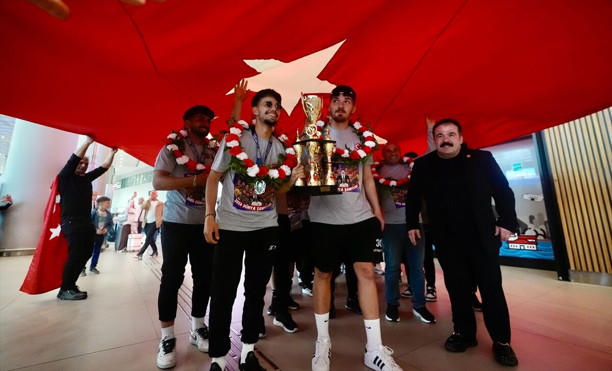 23 Yaş Altı Dünya İşitme Engelliler Futbol şampiyonu milliler, yurda döndü
