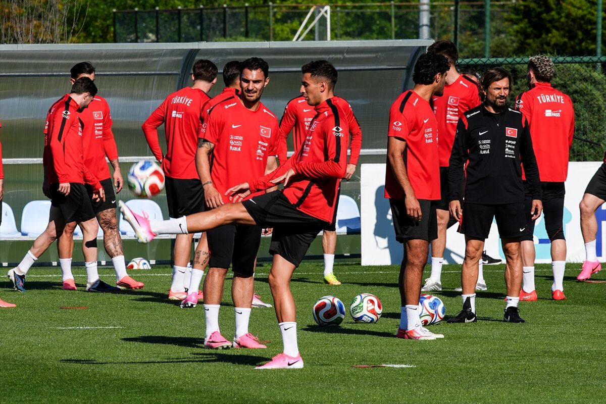 A Milli Futbol Takımı, Dünya Kupası hazırlıklarını sürdürdü