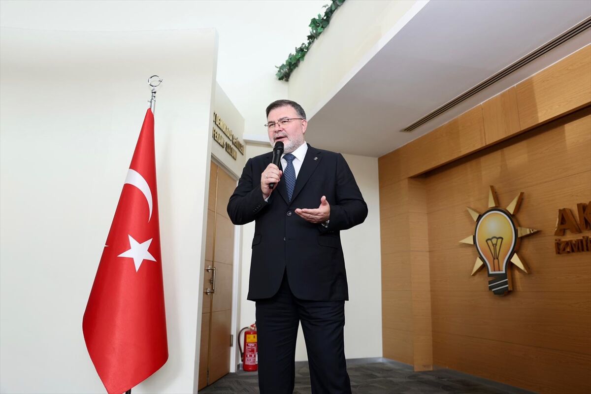 AK Parti İzmir İl Teşkilatı bayramlaştı