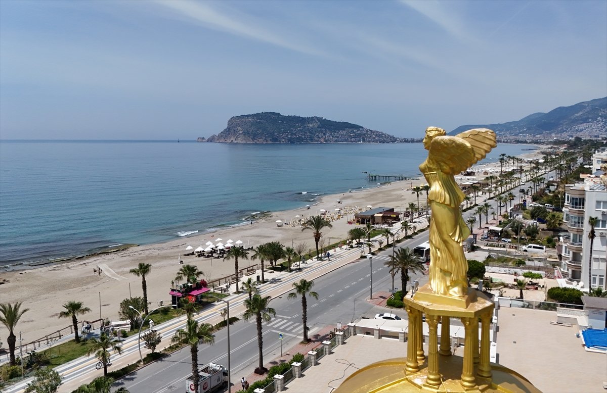 Alanya'daki otel 'Antik Roma' konseptiyle müze atmosferinde hizmet veriyor
